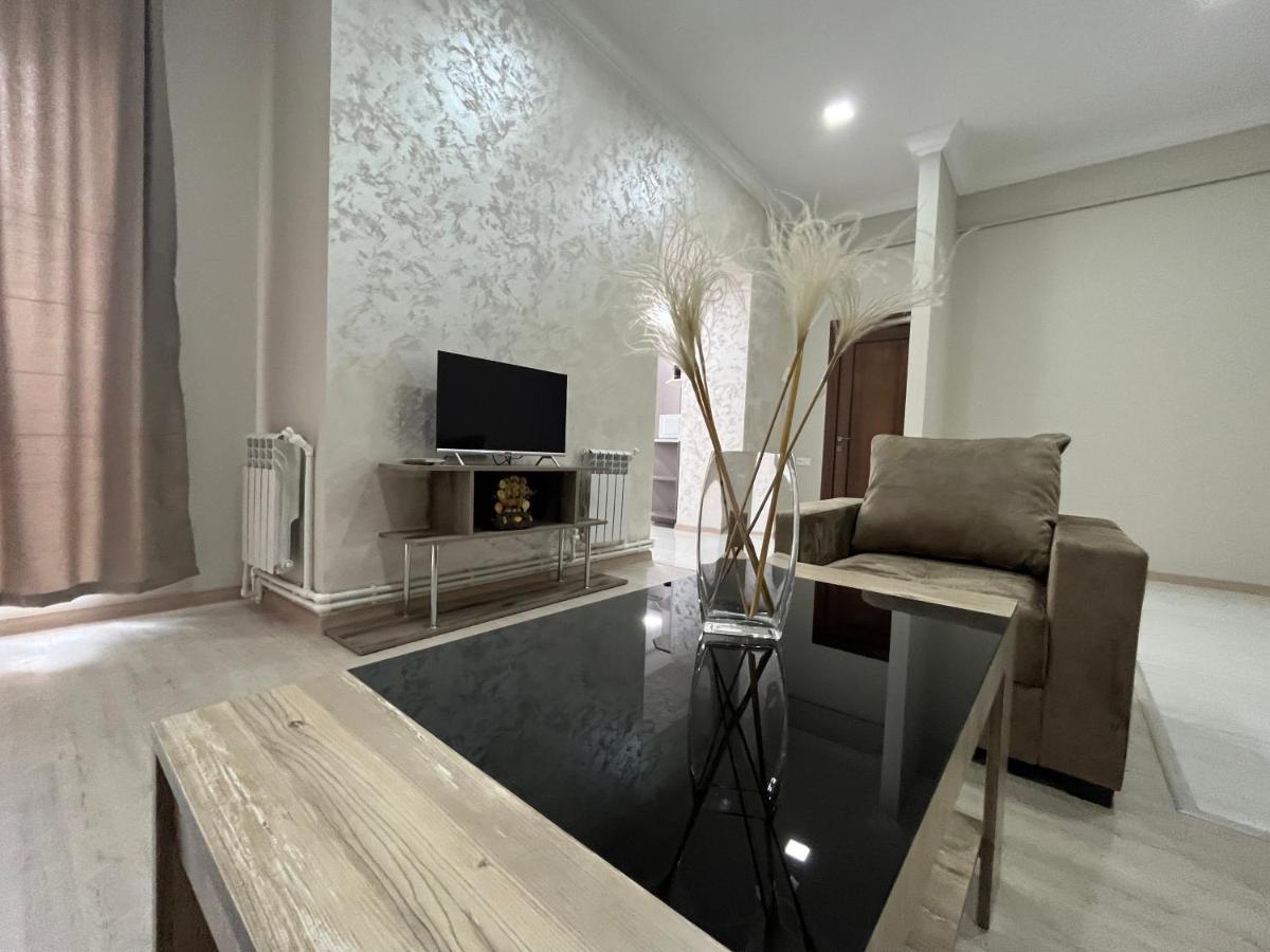 Appartement In Jerevan Exteriör bild