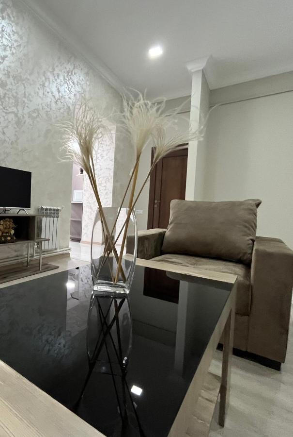Appartement In Jerevan Exteriör bild